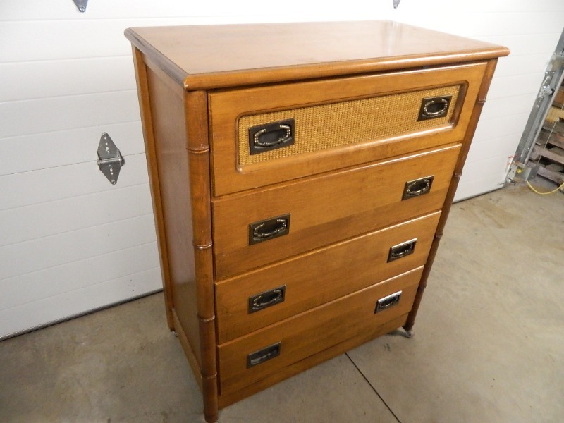 lot 81 image: 4 Drawer Dresser