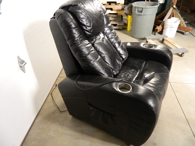 lot 96 image: Massage Recliner