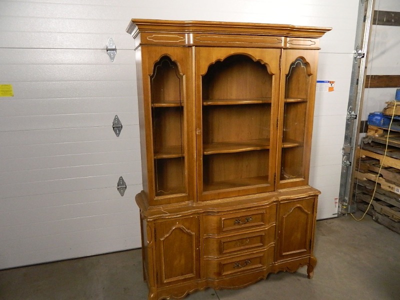 lot 97 image: Large Hutch