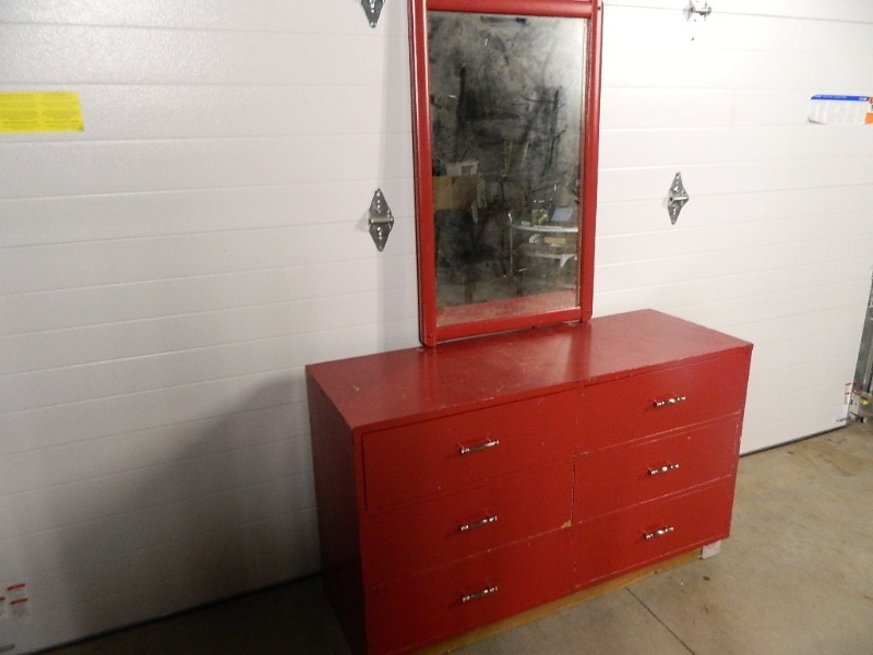 lot 104 image: Dresser with Mirror