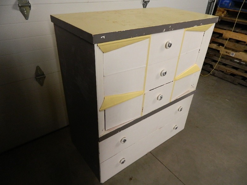 lot 105 image: Unique Dresser