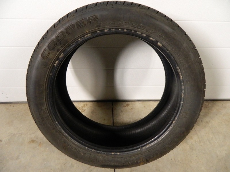 lot 109 image: Cooper Cs5 Tire