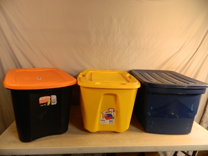 lot 161 image: 3 Totes with Lids