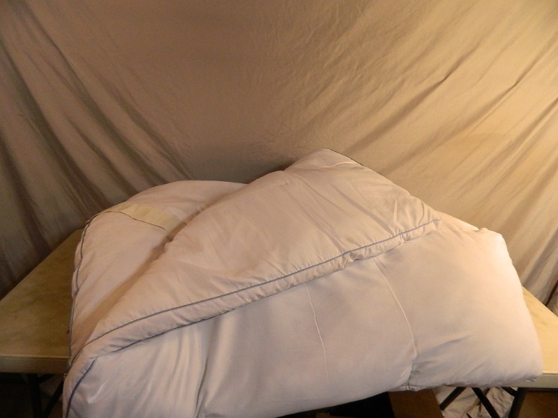 lot 169 image: King Size Coolest Comfort Mattress Topper