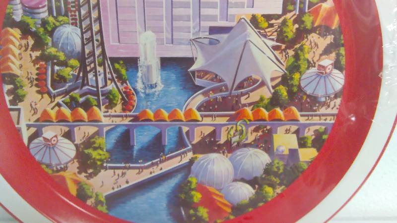 lot 191 image: Vintage Coca Cola, Collectible 1982 Worlds Fair Platter