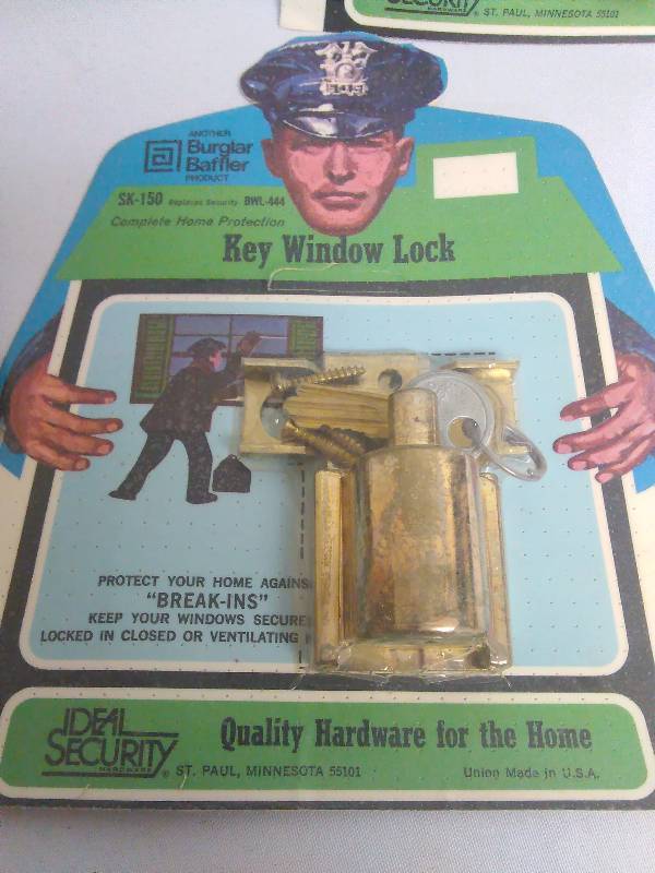 lot 199 image: Key Window Lock with Key (5)
