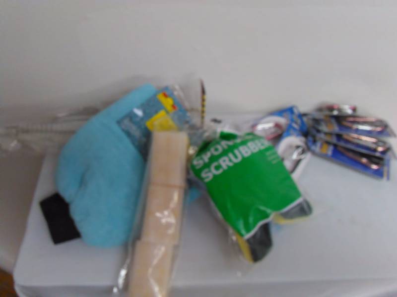 lot 429 image: Car wash kit and D Ring Key Holder (6)  See Pictures for details