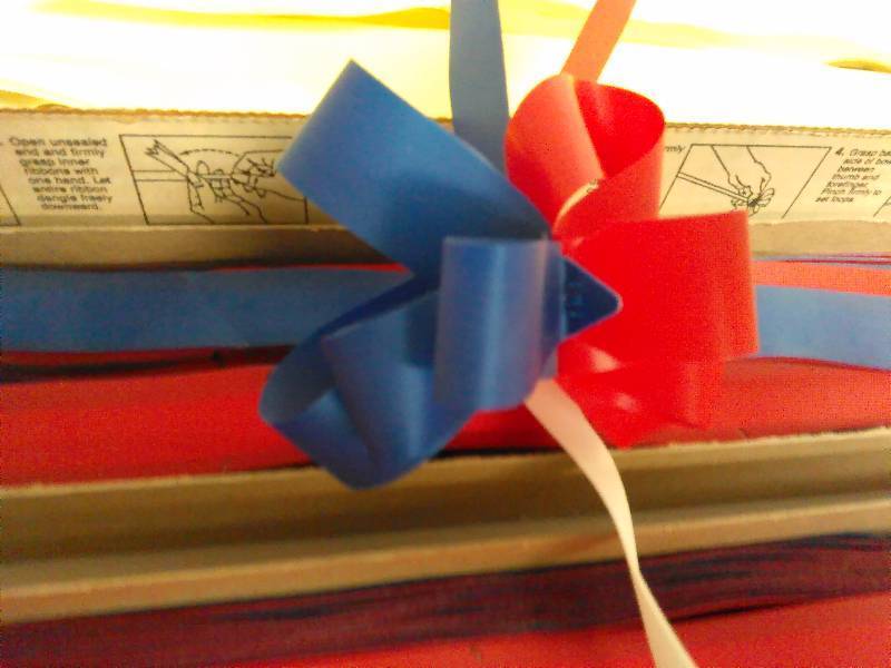lot 545 image: 3M Pom Burst Bow Maker (1) 100 ct. box and 3M Butterfly Bow Maker (2) 100 ct. box