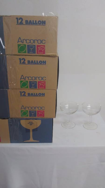 lot 85 image: Arcoroc 5  oz. Wine  Champagne Glass (48) Made of glass wedding