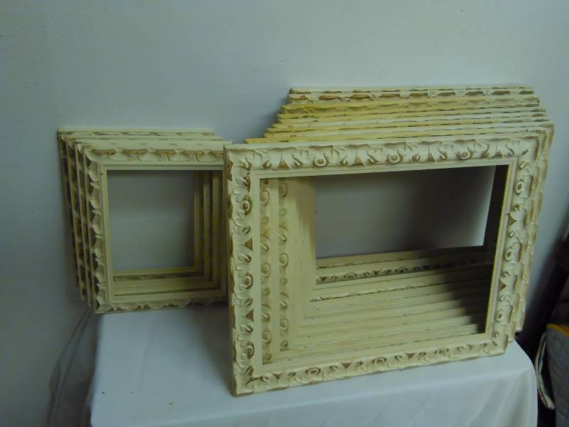 lot 76 image: Plastic Picture Frames, inside measures 6 x7.5 - inches (4) and 13 x 9.5  inches (11) No glass