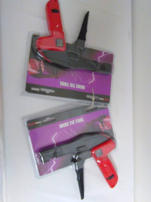 lot 91 image: Wire Tie Tool (2)