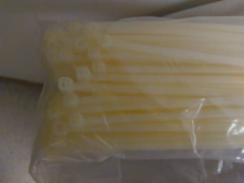 lot 96 image: 36-inch Zip  Cable Ties (100)