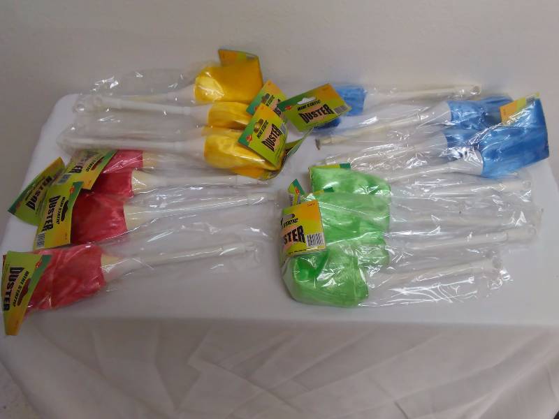 lot 98 image: Mini Static Dusters (16)
