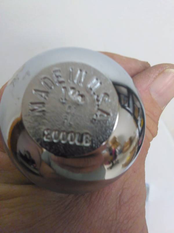 lot 127 image: 1 78-inch Chrome Ball, 2000 lbs., 1 inch shank