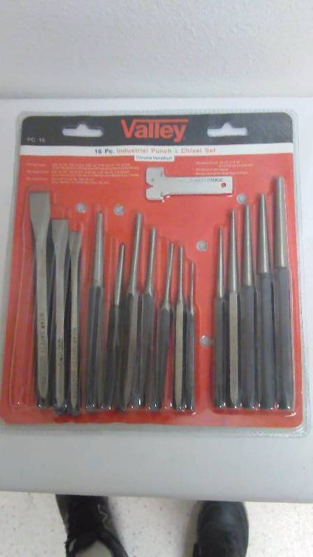 lot 138 image: Punch and Chisel Set, 16 pc by Valley