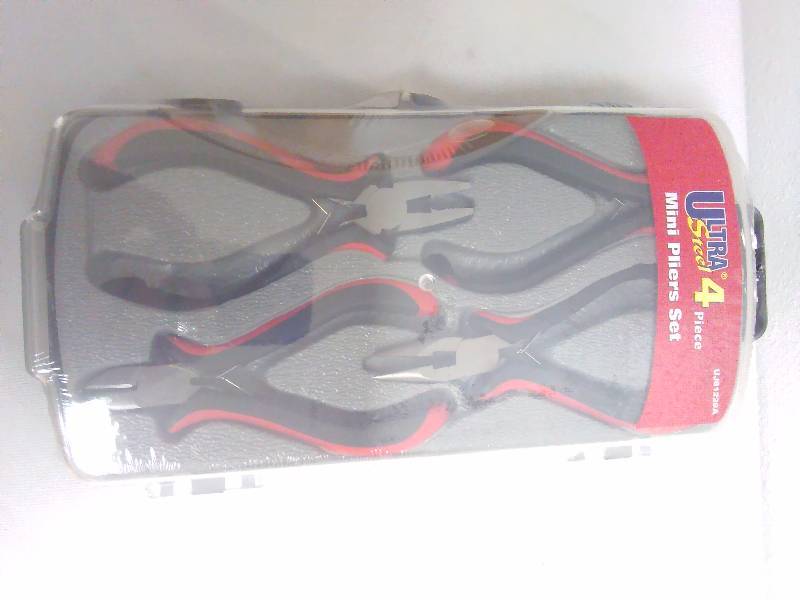 lot 144 image: 4 pc. Mini Plier Set