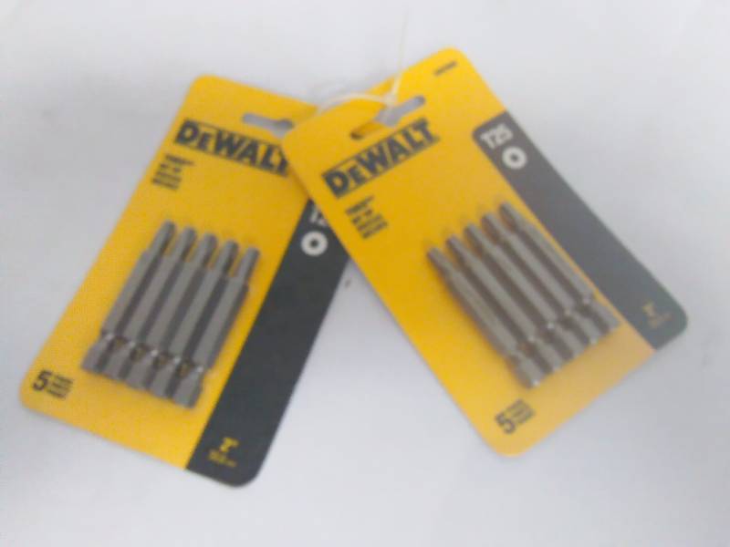 lot 153 image: DeWalt T25 Torques Bit Package 5 pc (2 pkgs.)