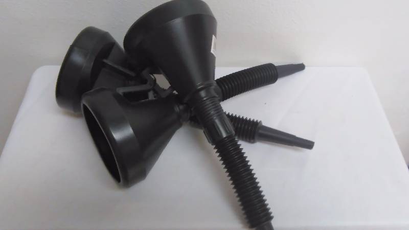 lot 179 image: Funnels (3) 16 inches long with screens