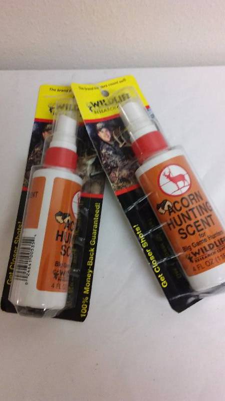 lot 222 image: Acorn Hunting Sent- 4 oz. by Wildlife Hunting Research Center (2)