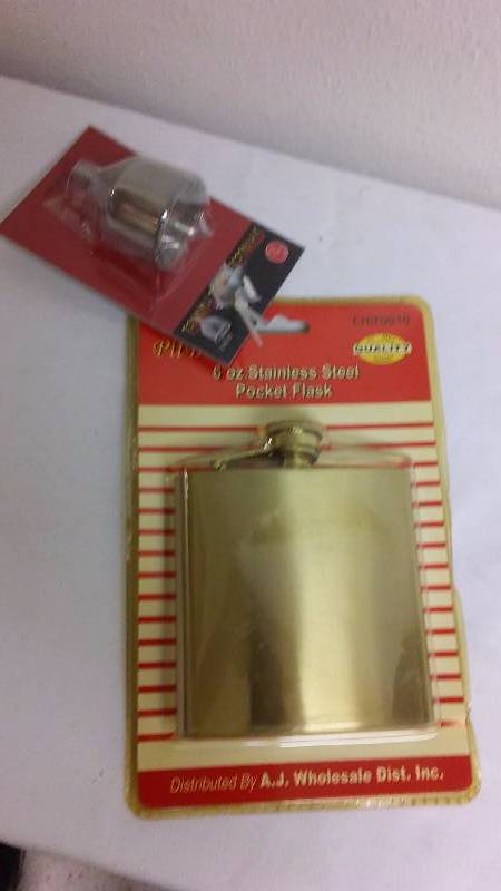 lot 225 image: Pocket Flask, 6 oz. and Stainless Funnel