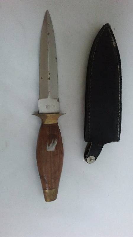 lot 228 image: 5 Inch Stainless Blade Knife with wood handle in leather carry case