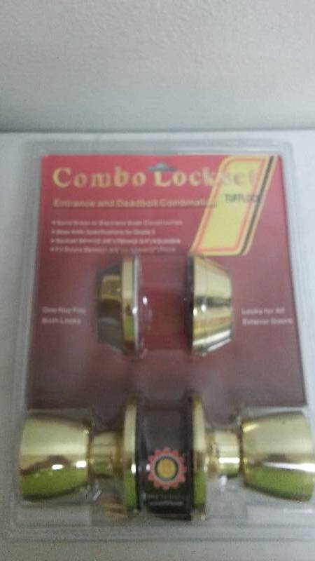 lot 262 image: Entrance and Deadbolt Combination Lock Set