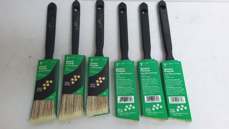 lot 282 image: 1.5 Inch Tapered Paint Brushes (6) 5 Star