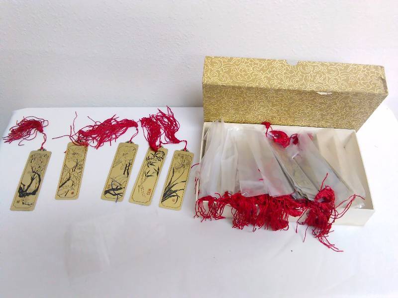 lot 345 image: Metal Book Markers, varied designs (qty. approx.50) Great for book clubs or teacher incentives