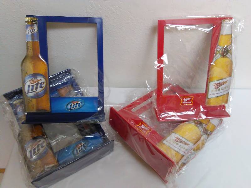 lot 348 image: Miller Lite and Miller High Life Menu Holder  Picture Frame (6), 3  x 5  Display Area