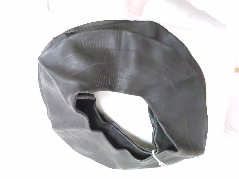 lot 371 image: Inner Tubes 4.8 x 4.00 x 8 (3)