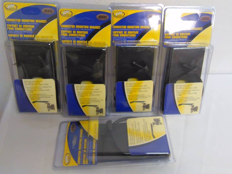 lot 15 image: Connector Mounting Brackets for 7 way connectors by Valley (5)
