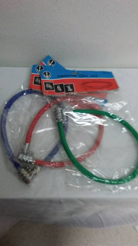 lot 423 image: Combination Cable Locks (3)
