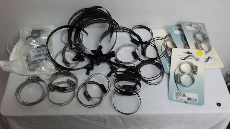 lot 424 image: Assorted Hose Clamps (50)