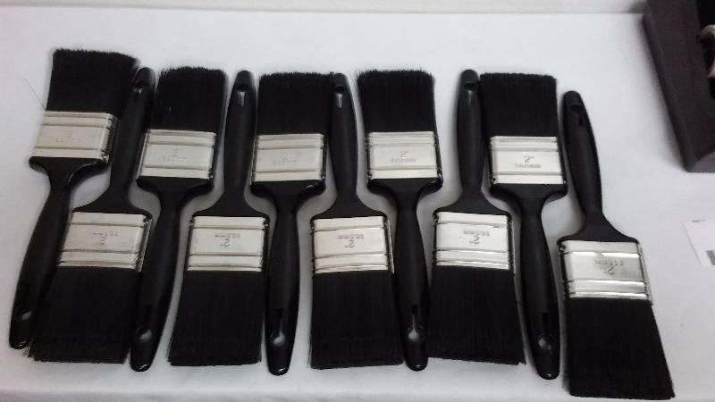 lot 427 image: 2 Inch Paint Brushes (10)