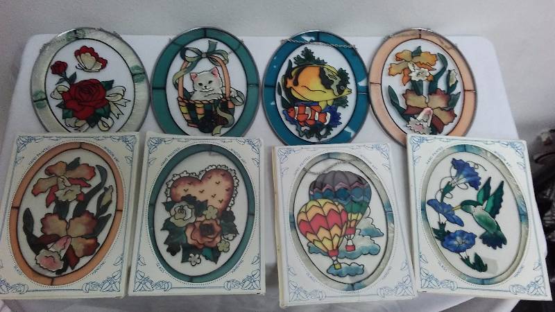 lot 449 image: Hand Painted Glass, Sun Catchers (8)