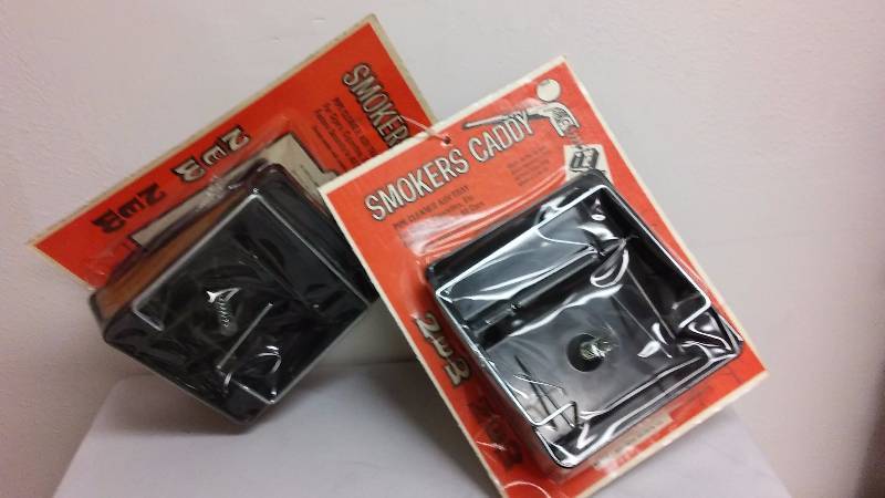 lot 603 image: Vintage Organizer Smokers Caddys (2)