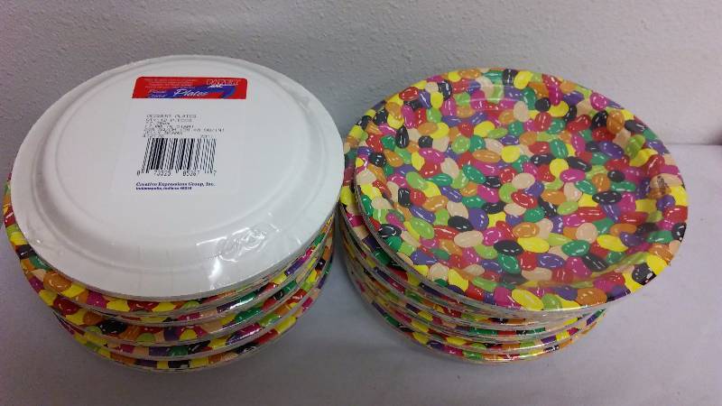 lot 628 image: Paper Plates (12 pkg. of 12) 7 Dessert plates, Jelly Bean Design