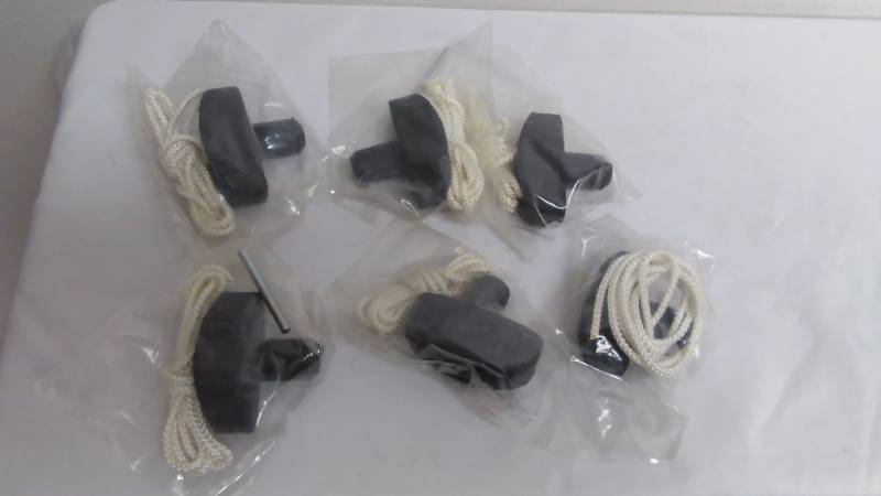 lot 465 image: Engine Recoil Pull Start Cords, includes rope, handle and metal pin (6)