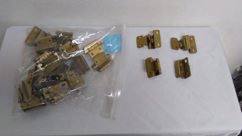 lot 506 image: Cabinet Hinges, Antique Brass Tone (24)
