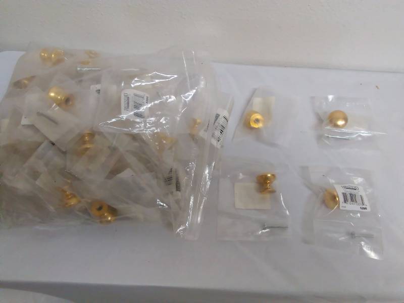 lot 524 image: Knobs Gold Tone, 1 Diameter (50)