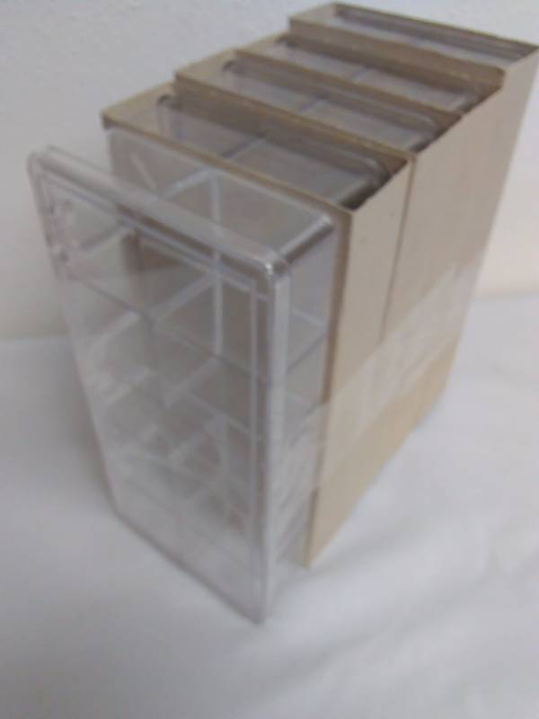 lot 537 image: Plastic Organizer Boxes (5)