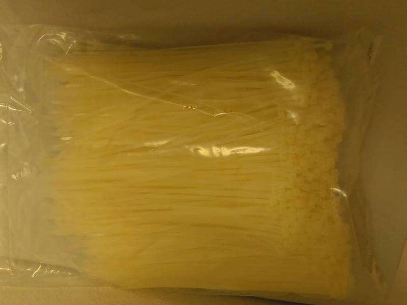 lot 575 image: 8-Inch Zip  Cable Ties (1000 ct.)