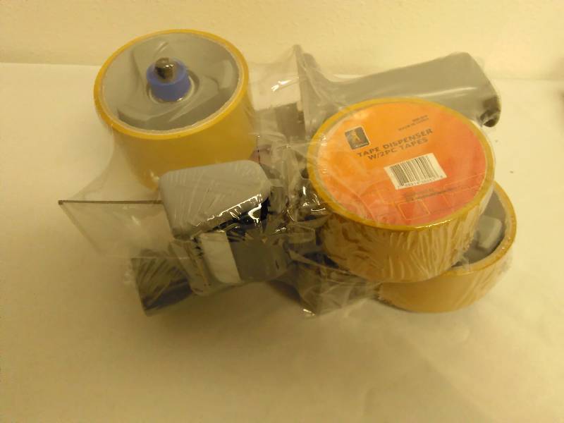lot 585 image: Tape and Tape Dispenser (2) 2 Dispenser and 4 rolls of tape