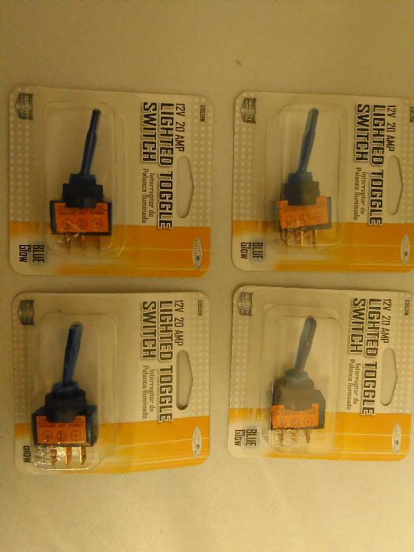 lot 587 image: Lighted Toggle Switches, 12v 20 (4)