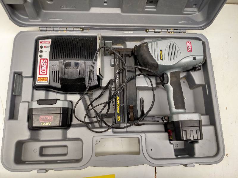 lot 112 image: Senco Air-Free 25 12volt Cordless F...