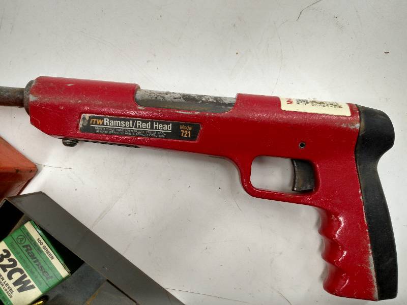 lot 117 image: Ramset 721 with Case & Loads, Works...
