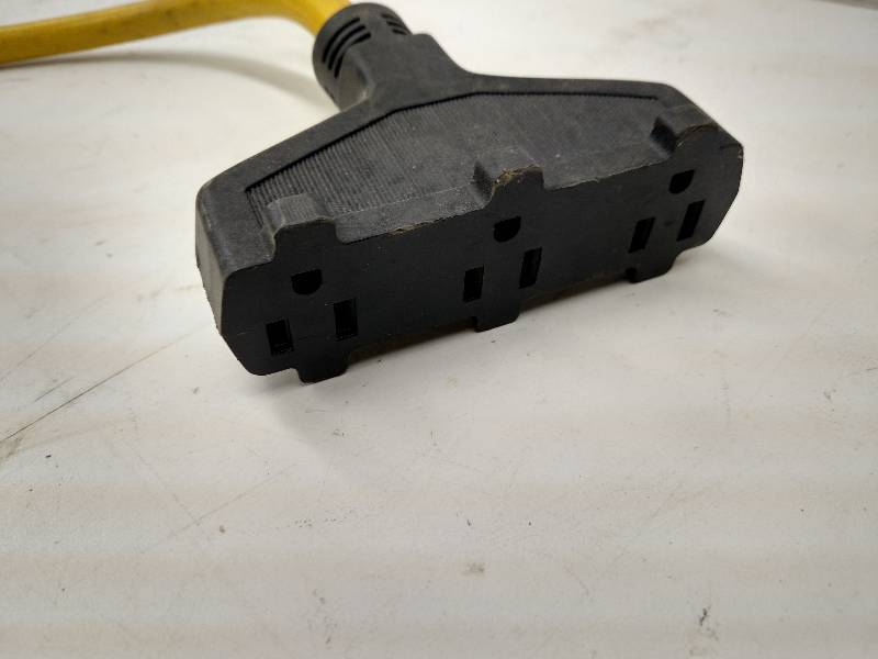 lot 128 image: 3-Way Splitter, 120 vac...