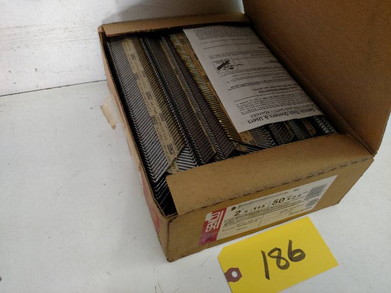 lot 186 image: Approx. (6700) 6d 2 Nails...
