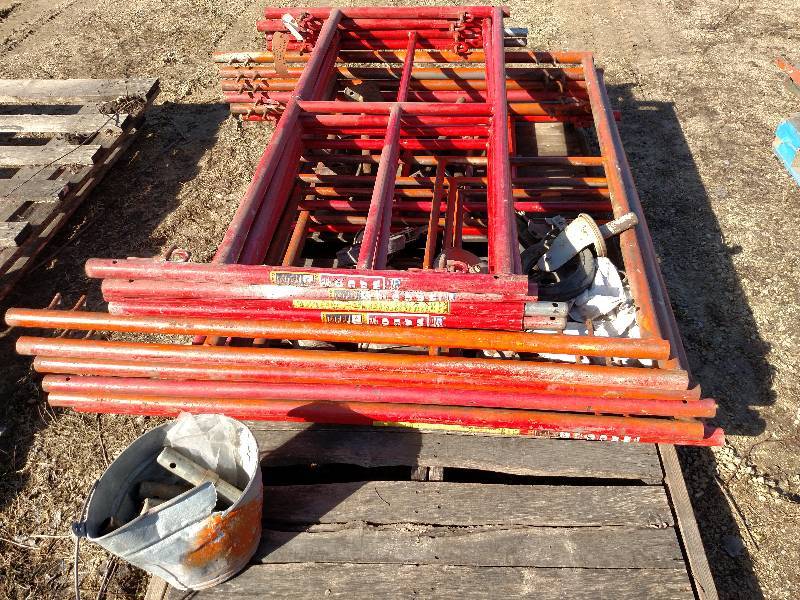 lot 90 image: Scaffolding including (6) 5x5 End ...