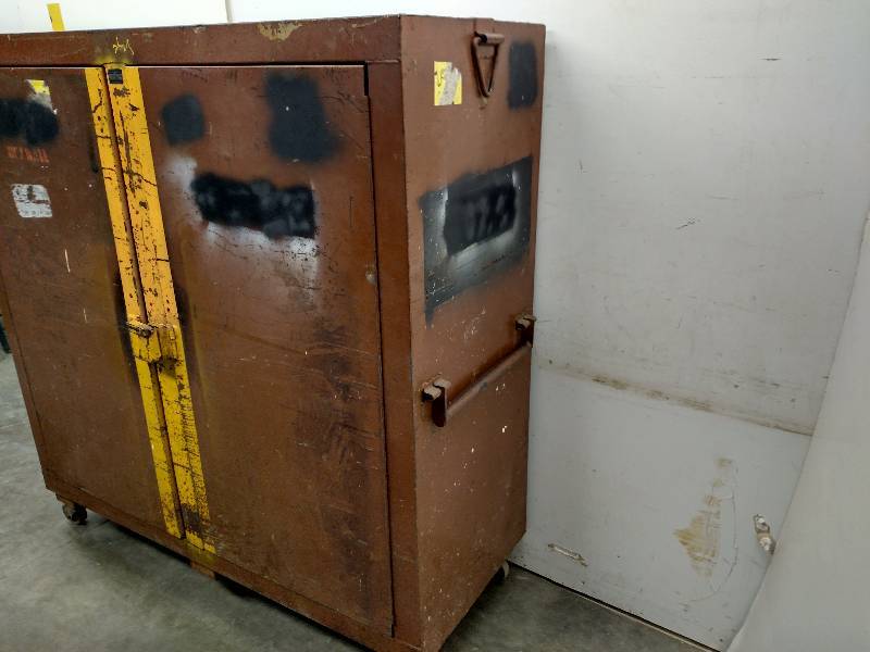 lot 16 image: Rolling Gang Box, 60 x 24 x 64, Sti...